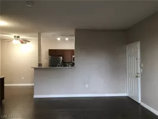 Photo #4: 2065326 Listing