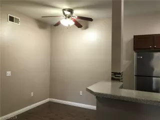 Photo #5: 2065326 Listing