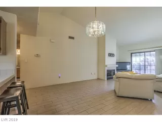 Photo #4: 2065411 Listing