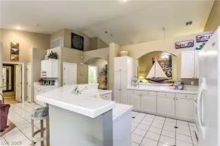 Photo #4: 2065493 Listing 