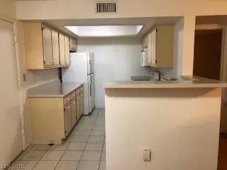 Photo #4: 2065527 Listing