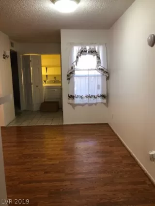 Photo #6: 2065527 Listing