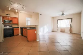 Photo #5: 2065558 Listing