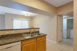 Photo #5: 2065642 Listing 