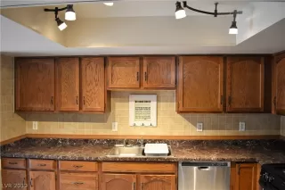 Photo #2: 2065669 Listing