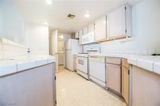 Photo #5: 2065730 Listing