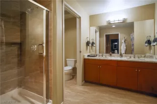 Photo #5: 2065754 Listing