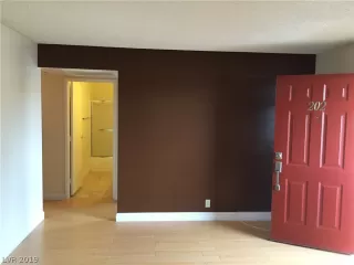 Photo #2: 2065805 Listing 