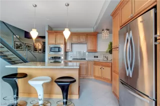 Photo #6: 2065858 Listing 