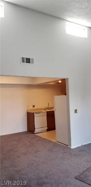 Photo #5: 2065897 Listing 