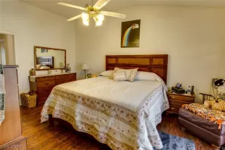 Photo #5: 2065903 Listing