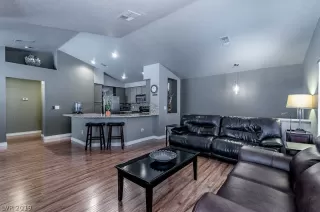 Photo #3: 2065922 Listing 