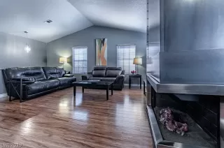 Photo #6: 2065922 Listing 