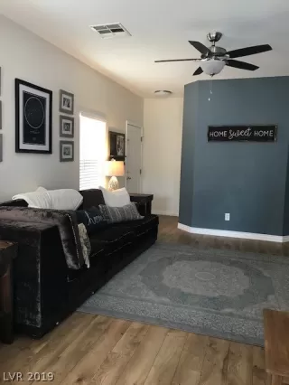 Photo #4: 2065923 Listing