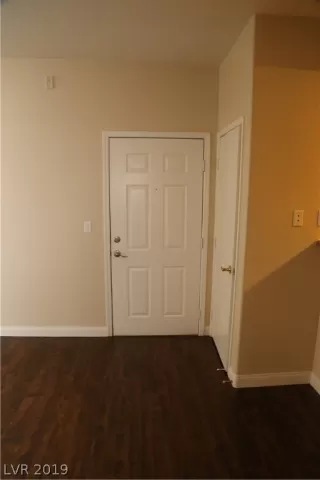 Photo #5: 2065947 Listing