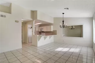 Photo #3: 2066061 Listing