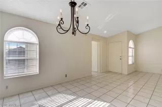 Photo #5: 2066061 Listing