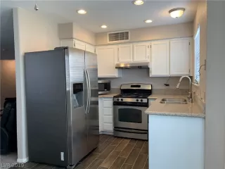 Photo #1: 2066069 Listing 