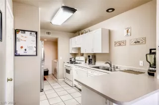 Photo #3: 2066138 Listing