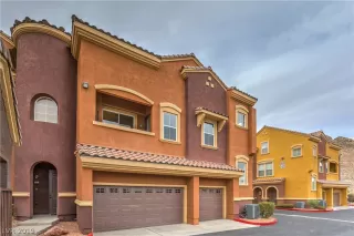 Photo #1: 2066229 Listing