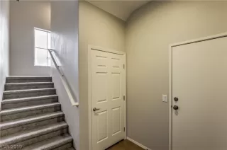 Photo #5: 2066229 Listing