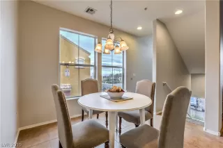 Photo #6: 2066229 Listing