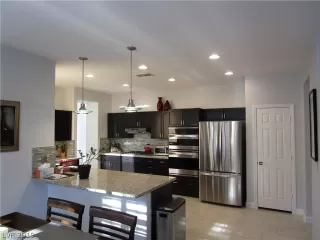 Photo #4: 2066232 Listing 