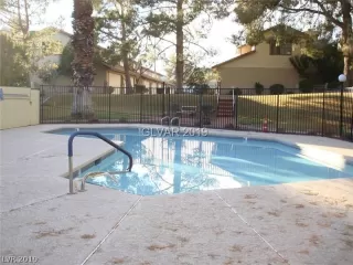 Photo #5: 2066247 Listing 