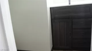 Photo #6: 2066254 Listing 