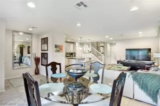 Photo #5: 2066290 Listing 