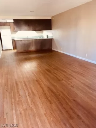 Photo #3: 2066335 Listing 