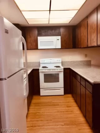 Photo #4: 2066335 Listing 