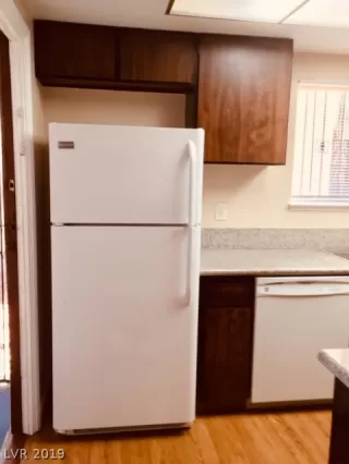 Photo #5: 2066335 Listing 