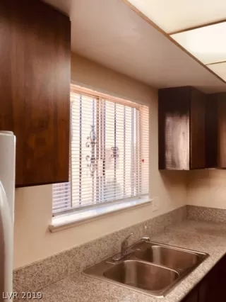 Photo #6: 2066335 Listing 