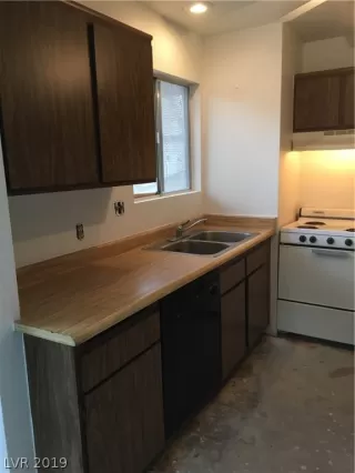 Photo #3: 2066338 Listing