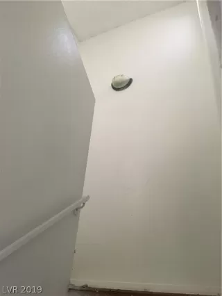 Photo #4: 2066338 Listing