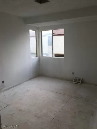 Photo #6: 2066338 Listing