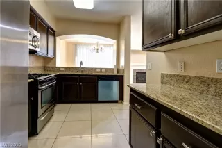 Photo #5: 2066470 Listing