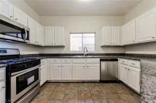 Photo #3: 2066508 Listing 