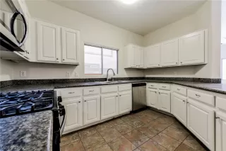 Photo #4: 2066508 Listing 