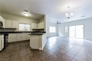 Photo #5: 2066508 Listing 