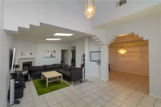 Photo #2: 2066519 Listing 