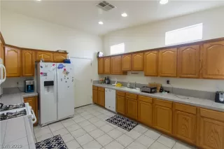 Photo #4: 2066519 Listing 