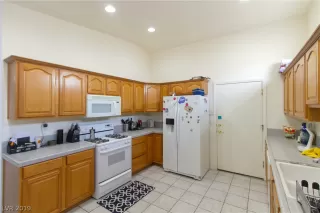 Photo #5: 2066519 Listing 