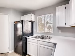 Photo #5: 2066559 Listing 