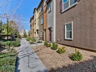 Photo #1: 2066561 Listing