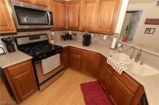 Photo #5: 2066574 Listing 