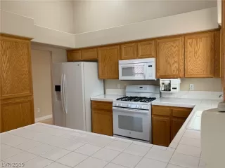 Photo #5: 2066606 Listing