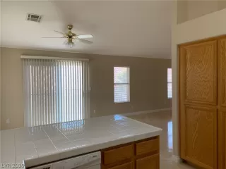 Photo #6: 2066606 Listing