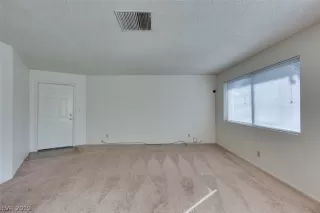 Photo #6: 2066693 Listing 